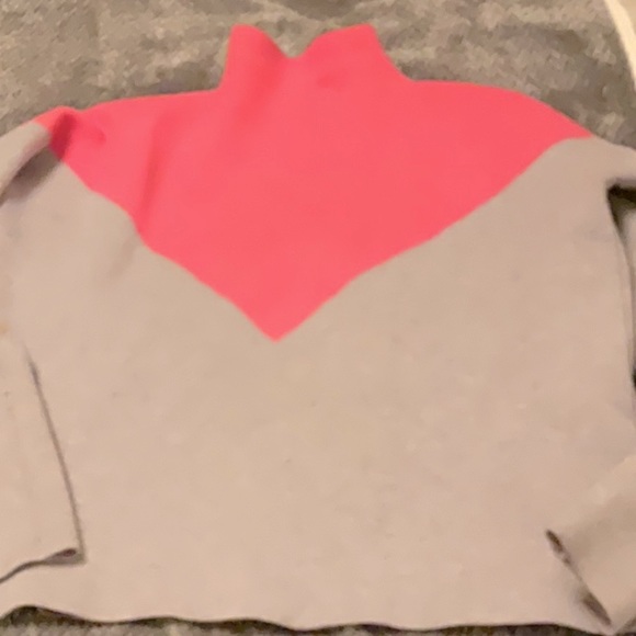 Cynthia Crowley Floral Crew Neck Sweater pink and grey size small - Picture 2 of 3